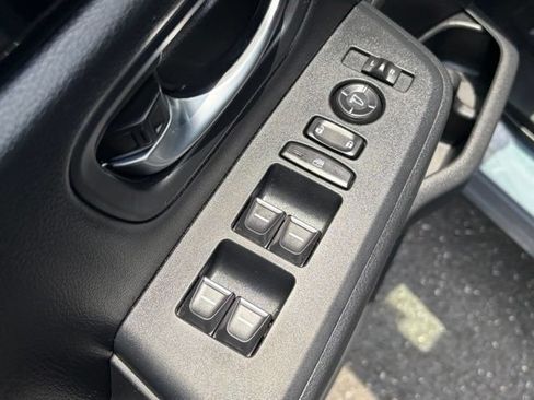 Used 2024 Honda Pilot Touring image 13