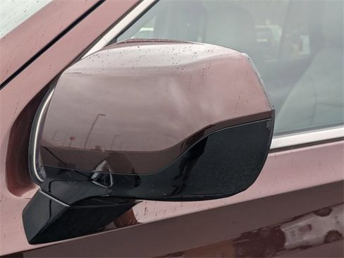 Used 2023 GMC Yukon SLT image 13