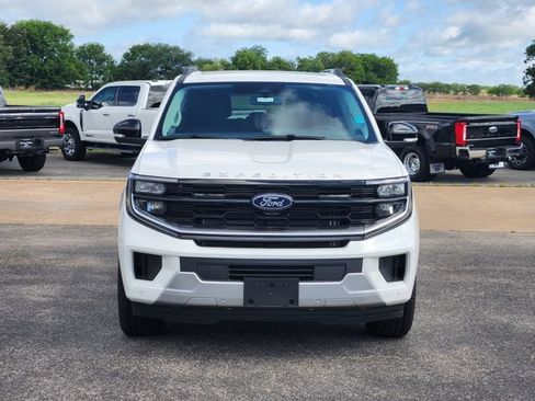 New 2026 Ford Expedition Platinum w/ Driver's Package AWD/4WD image 2