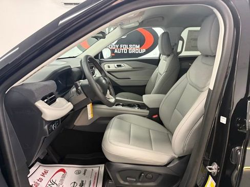 New 2026 Ford Explorer Active image 12