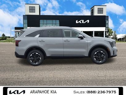 New 2025 Kia Sorento S