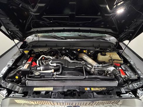 Used 2015 Ford F350 Lariat w/ Lariat Interior Package AWD/4WD image 20