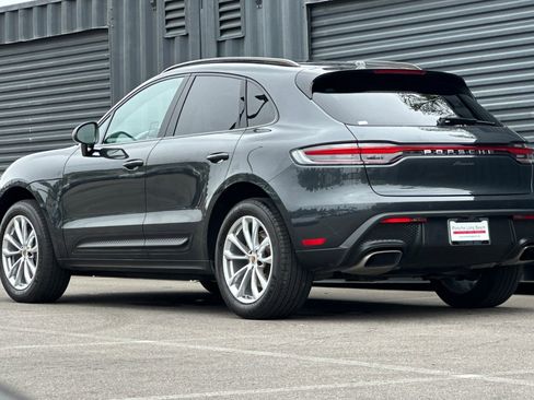 Certified 2023 Porsche Macan image 3