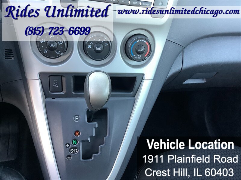 Used 2009 Pontiac Vibe GT FWD image 16