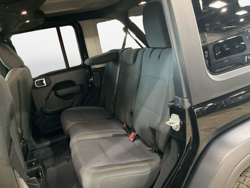 Used 2024 Jeep Wrangler Sport S image 13