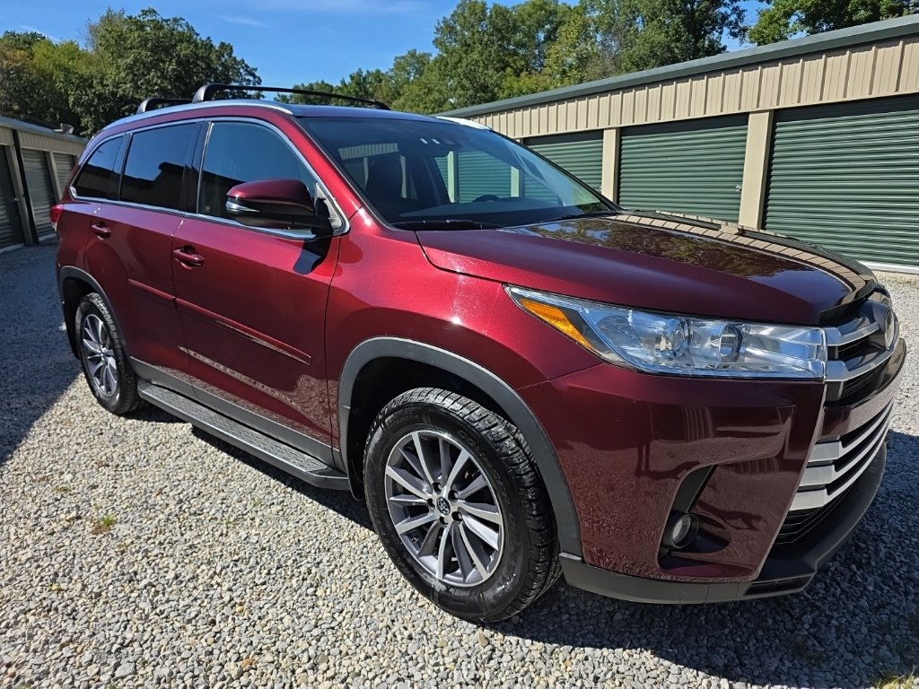 Certified 2019 Toyota Highlander XLE w/ Protection Package #3 AWD/4WD image 8