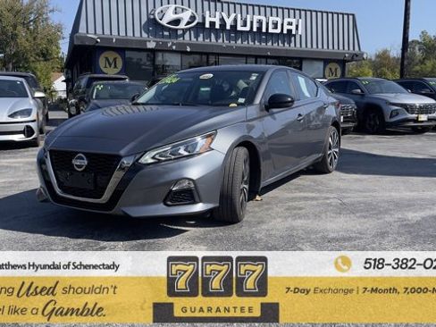 Used 2021 Nissan Altima 2.5 SR w/ SR Premium Package image 4