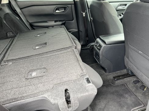 Used 2025 Nissan Rogue SV AWD/4WD image 20