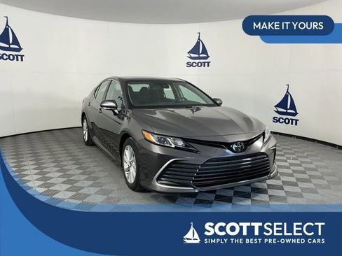 Used 2023 Toyota Camry LE FWD image 1