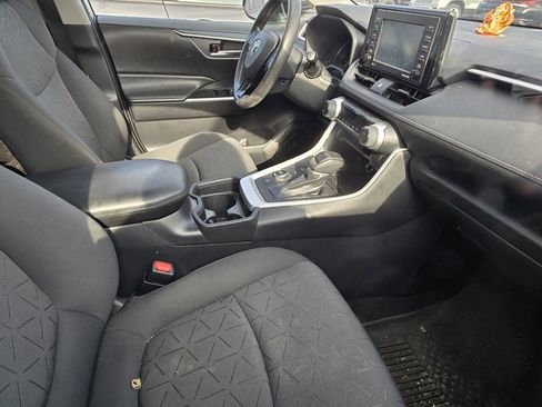 Used 2021 Toyota RAV4 XLE image 15