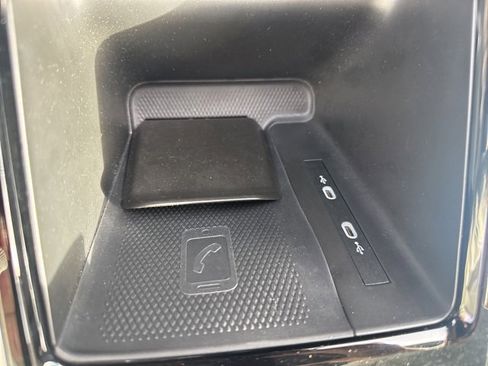 Used 2023 Volkswagen ID.4 Pro image 31