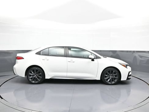 Certified 2023 Toyota Corolla SE w/ Carpet Mat Package (TMS) FWD image 5
