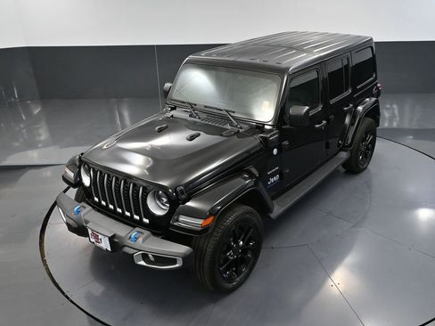 Used 2023 Jeep Wrangler Unlimited Sahara w/ Cold Weather Group image 58