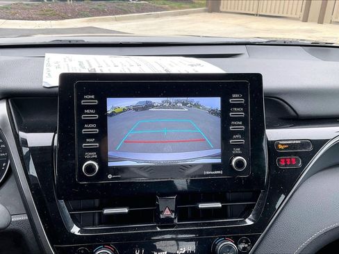 Used 2024 Toyota Camry SE image 14