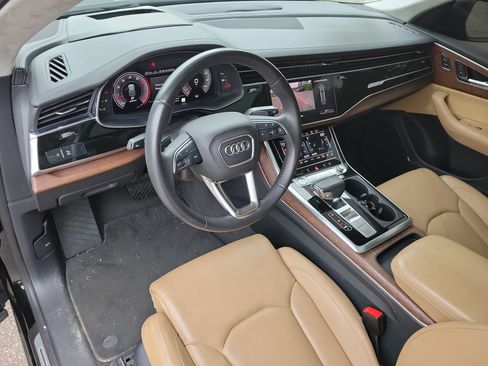 Used 2019 Audi Q8 Prestige w/ Luxury Package AWD/4WD image 8