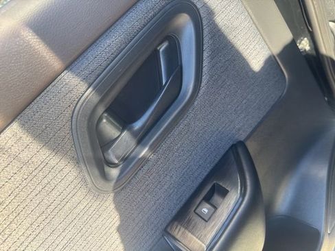 Used 2023 Nissan Rogue S image 23