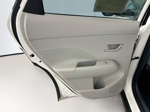 Used 2025 Hyundai Kona SEL AWD/4WD image 27