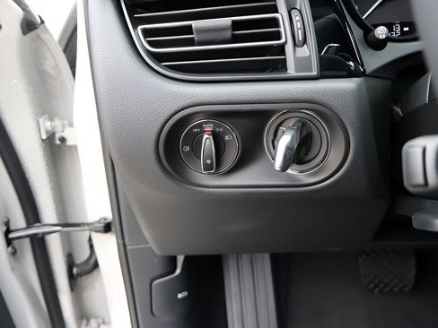 New 2026 Porsche Macan image 32