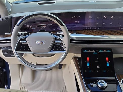 New 2026 Cadillac Escalade ESV Platinum Sport w/ LPO, ONYX Package image 21