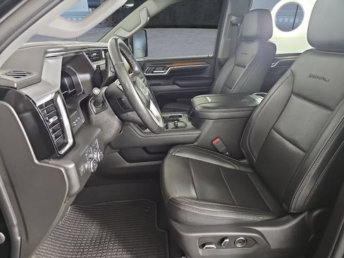 Used 2024 GMC Sierra 3500 Denali w/ Denali Reserve Package AWD/4WD image 16