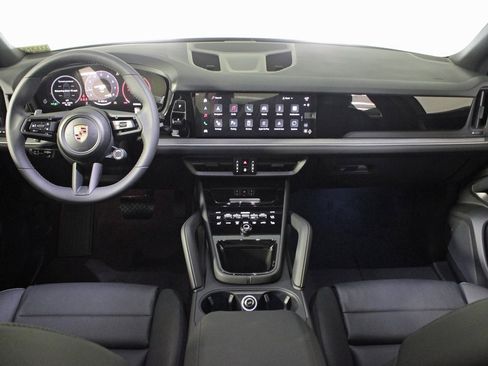 Certified 2025 Porsche Cayenne image 20