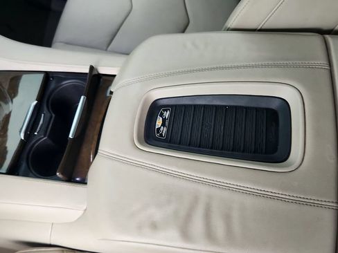 Used 2018 Cadillac Escalade ESV Luxury RWD image 20