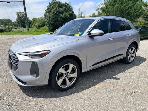 Certified 2025 Audi Q5 Premium w/ Premium Plus AWD/4WD image 1