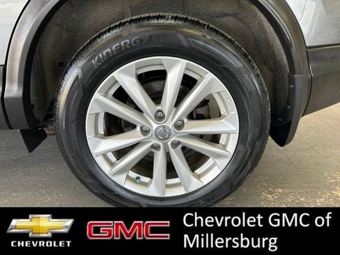 Used 2017 Nissan Rogue Sport S w/ S Appearance Package AWD/4WD image 9