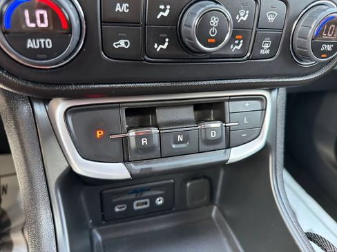 Used 2023 GMC Terrain SLT FWD image 20