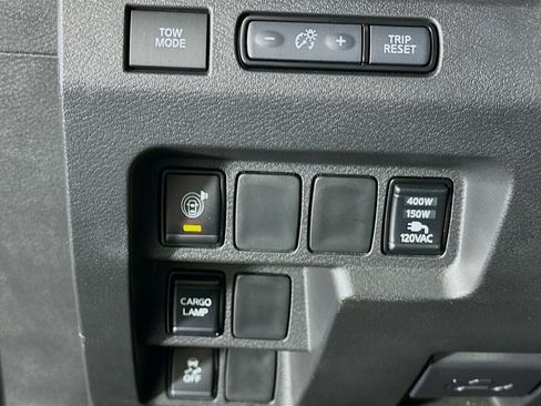 Used 2024 Nissan Frontier SV w/ SV Convenience Package image 17