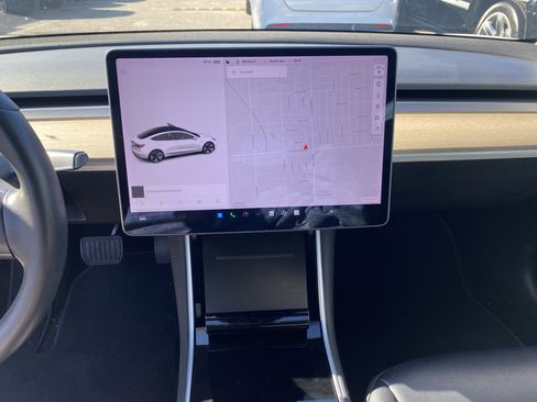 Used 2020 Tesla Model 3 Long Range image 15