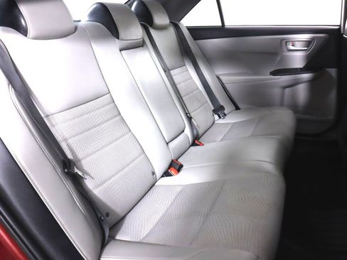 Used 2016 Toyota Camry SE FWD image 34