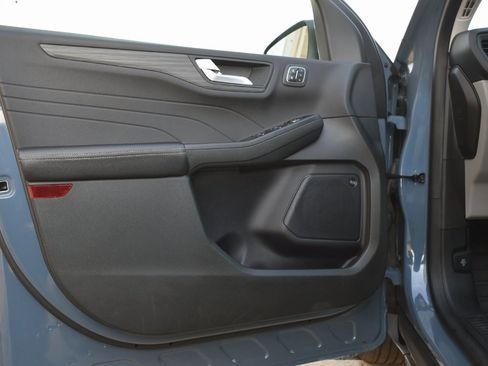 Used 2023 Ford Escape SE w/ PHEV Premium Package image 26