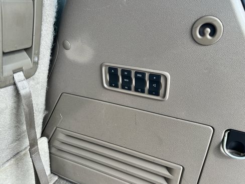 Used 2015 GMC Acadia Denali image 39