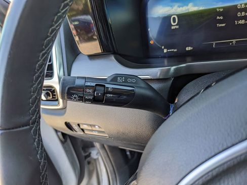 Certified 2023 Kia Sorento SX image 36