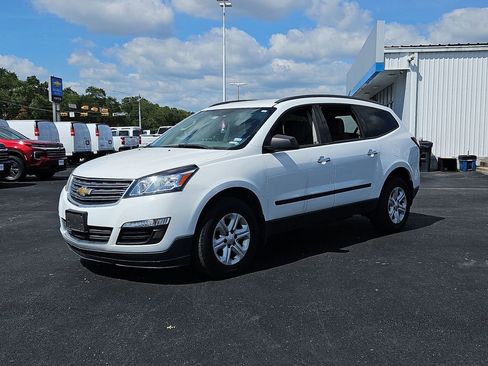 Used 2016 Chevrolet Traverse LS FWD image 12