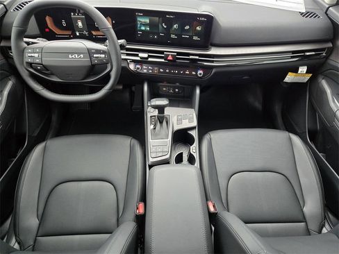 New 2026 Kia Sportage EX image 18