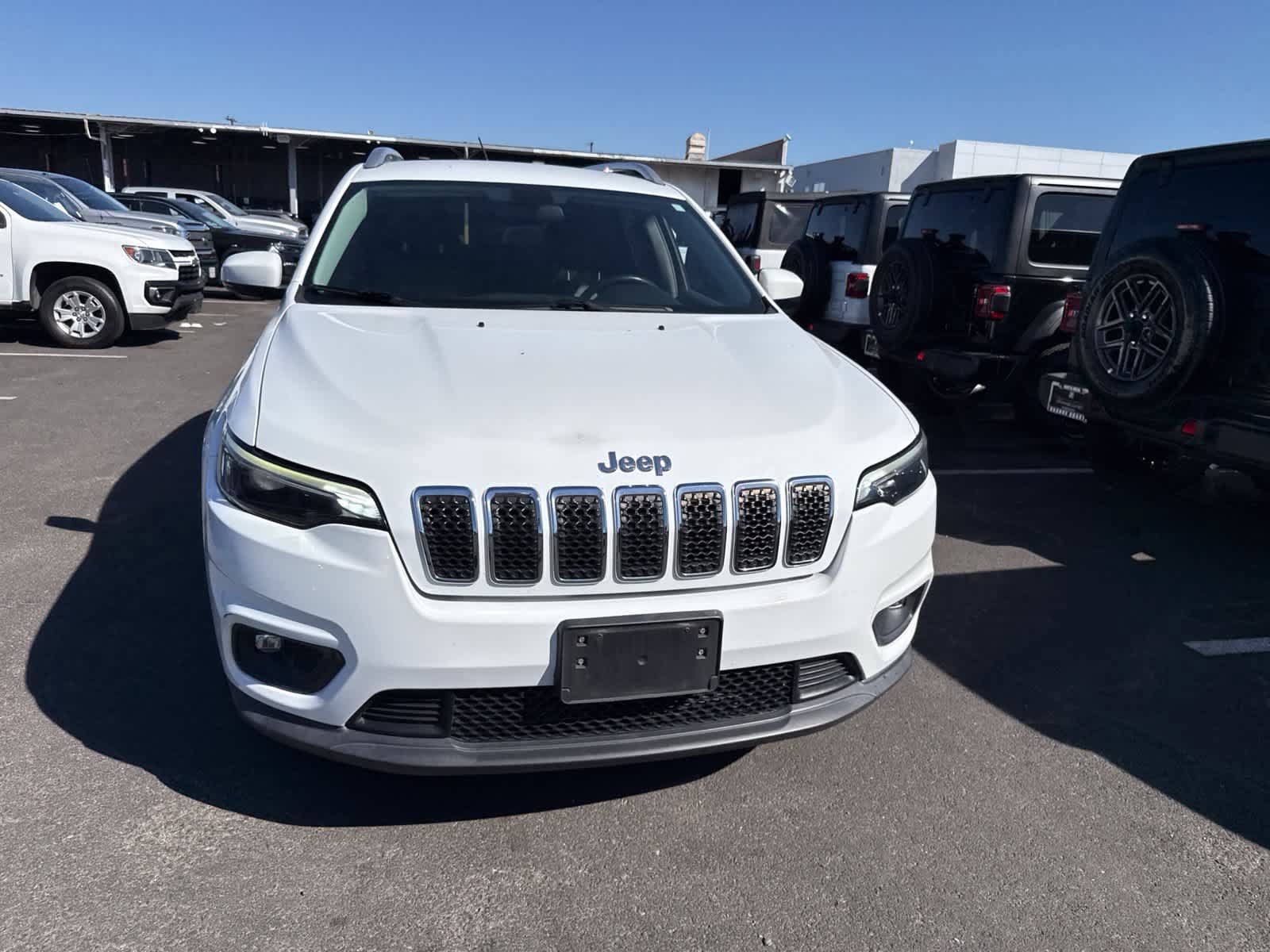 Used 2019 Jeep Cherokee Latitude Plus FWD image 5