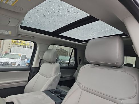 Used 2025 Ford Expedition Max Active RWD image 17