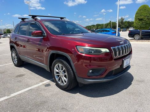 Used 2019 Jeep Cherokee Latitude Plus AWD/4WD image 3