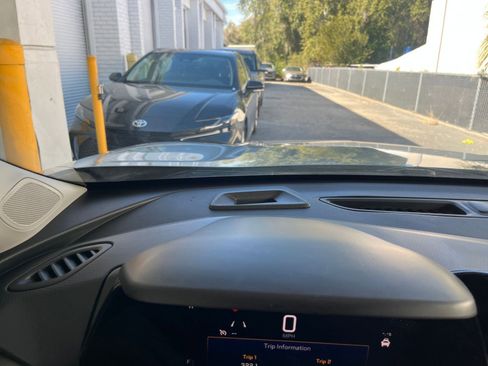 Used 2025 Chevrolet Trax LT image 33