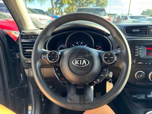 Used 2015 Kia Soul FWD image 24
