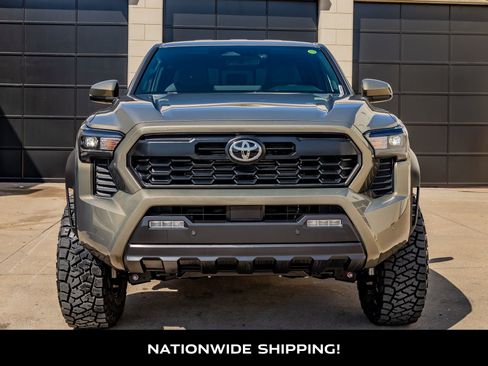 Used 2025 Toyota Tacoma TRD Off-Road w/ TRD Off Road Upgrade Package image 4