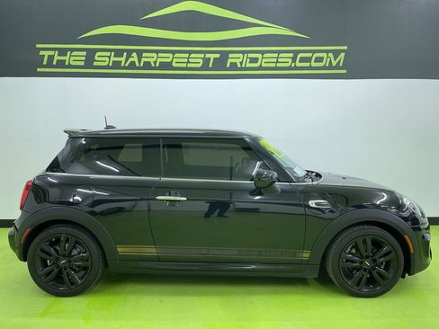 Used 2021 MINI Cooper 2-Door Hardtop image 11