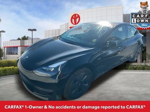 Used 2023 Tesla Model 3 Standard Range image 2