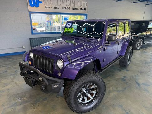 Used 2017 Jeep Wrangler Unlimited Sahara AWD/4WD image 1