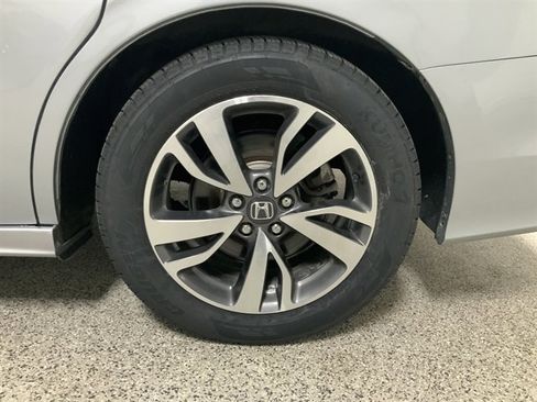 Used 2023 Honda Odyssey Touring image 11