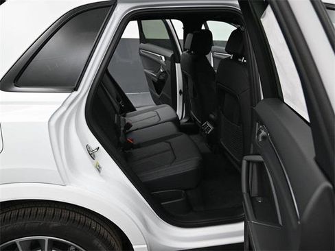 New 2025 Audi Q3 2.0T Premium image 13