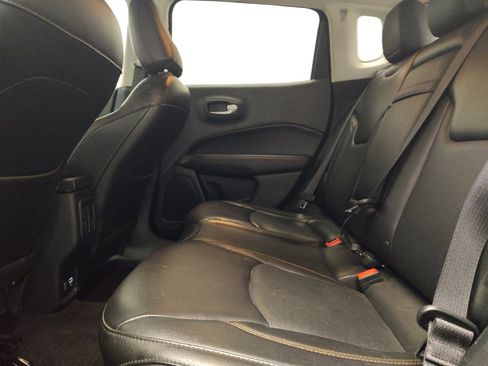 Used 2018 Jeep Compass Limited w/ Navigation Group AWD/4WD image 18