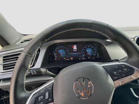 Certified 2024 Volkswagen Atlas Cross Sport SE FWD image 11